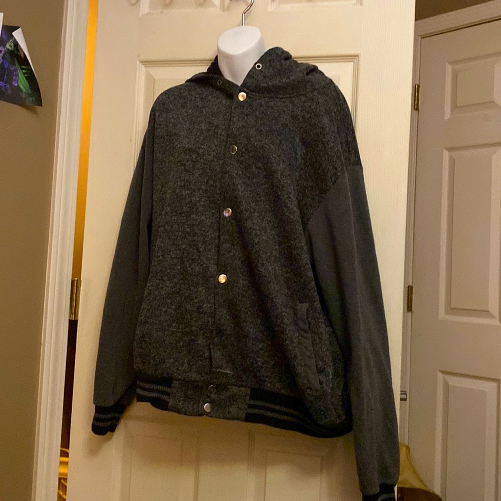 GREY SCHOOLJACKET